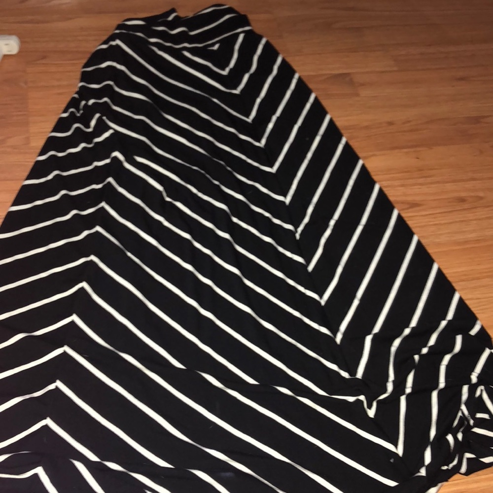 log summer skirt
